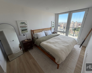 4 Avenue - Photo Thumbnail 17