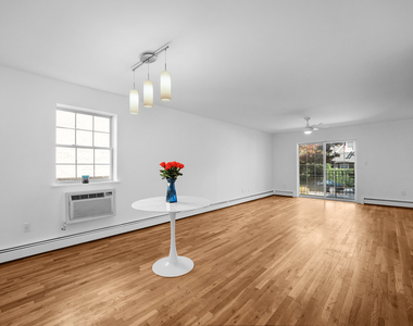 533 Minnieford Avenue - Photo Thumbnail 2