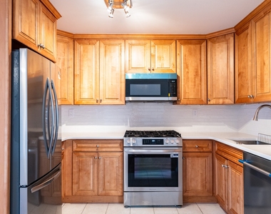 533 Minnieford Avenue - Photo Thumbnail 12