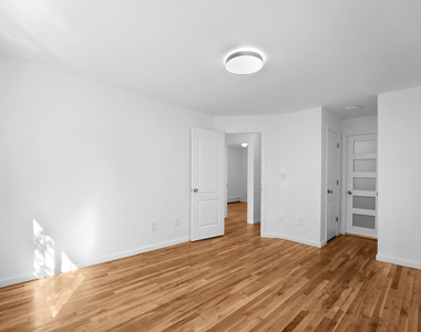 533 Minnieford Avenue - Photo Thumbnail 6