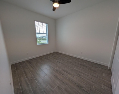 1657 Whistlegrass Lane - Photo Thumbnail 11