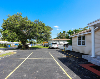 2450 Garfield Street - Photo Thumbnail 2