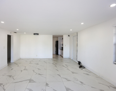 2450 Garfield Street - Photo Thumbnail 8