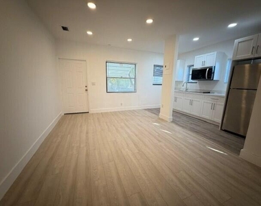 1500 Ne 15th Avenue - Photo Thumbnail 6