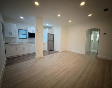 1500 Ne 15th Avenue - Photo Thumbnail 1