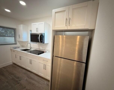 1500 Ne 15th Avenue - Photo Thumbnail 3