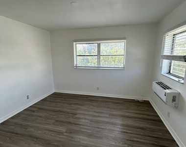 749 Se 15th Street - Photo Thumbnail 7