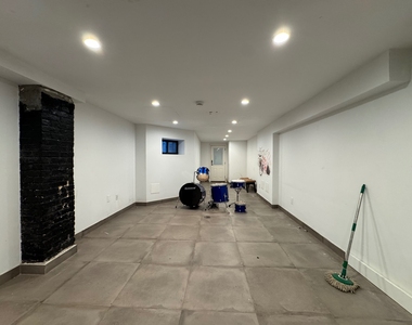 1049 Bergen Street - Photo Thumbnail 2