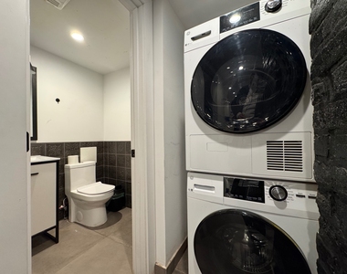 1049 Bergen Street - Photo Thumbnail 3