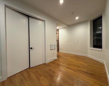 1049 Bergen Street - Photo Thumbnail 13