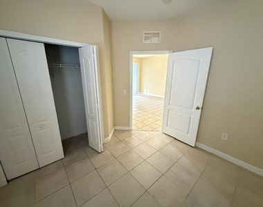 1103 Shoma Drive Drive - Photo Thumbnail 4