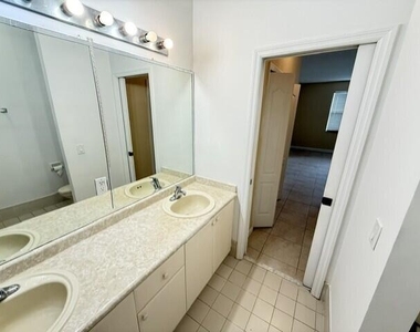 1103 Shoma Drive Drive - Photo Thumbnail 7