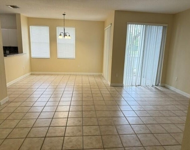 1103 Shoma Drive Drive - Photo Thumbnail 5