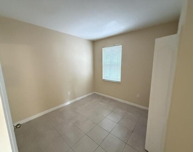 1103 Shoma Drive Drive - Photo Thumbnail 3