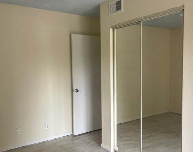 6125 Seven Springs Boulevard - Photo Thumbnail 17