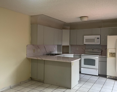 6125 Seven Springs Boulevard - Photo Thumbnail 5