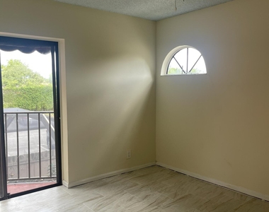6125 Seven Springs Boulevard - Photo Thumbnail 16