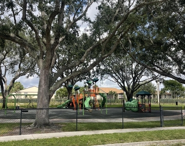 6125 Seven Springs Boulevard - Photo Thumbnail 18