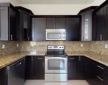 620 Ne 20th Street - Photo Thumbnail 7