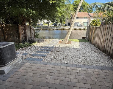 620 Ne 20th Street - Photo Thumbnail 1
