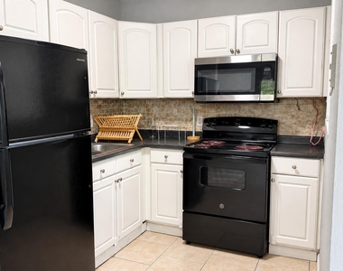 173 Nw 42nd Street - Photo Thumbnail 5