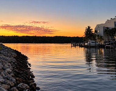 400 Kings Point Drive - Photo Thumbnail 25