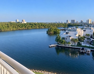 400 Kings Point Drive - Photo Thumbnail 28