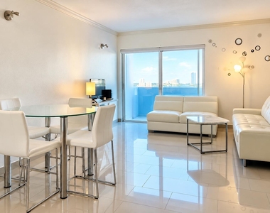 400 Kings Point Drive - Photo Thumbnail 6