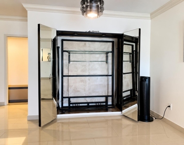 400 Kings Point Drive - Photo Thumbnail 8