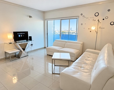 400 Kings Point Drive - Photo Thumbnail 2