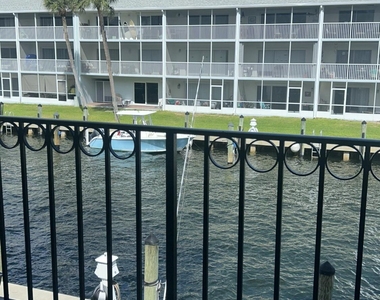1135 Lake Shore Drive - Photo Thumbnail 37