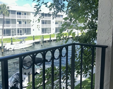 1135 Lake Shore Drive - Photo Thumbnail 39