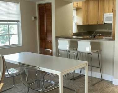 1135 Lake Shore Drive - Photo Thumbnail 30