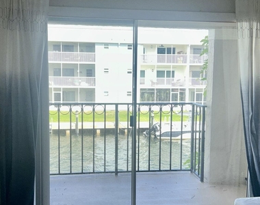 1135 Lake Shore Drive - Photo Thumbnail 26