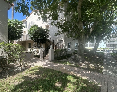 1135 Lake Shore Drive - Photo Thumbnail 23
