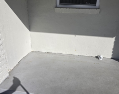 616 S 6th Street - Photo Thumbnail 1