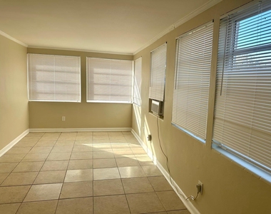 616 S 6th Street - Photo Thumbnail 9