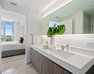 401 N Birch Road - Photo Thumbnail 12