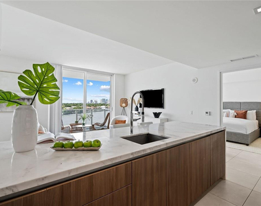 401 N Birch Road - Photo Thumbnail 6