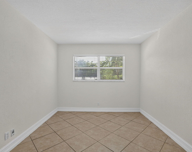 4051 Ne 13th Avenue Ne - Photo Thumbnail 15