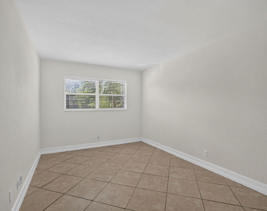 4051 Ne 13th Avenue Ne - Photo Thumbnail 12