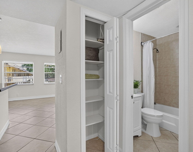 4051 Ne 13th Avenue Ne - Photo Thumbnail 18