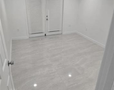 5310 Sw 23rd Terrace - Photo Thumbnail 9