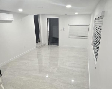 5310 Sw 23rd Terrace - Photo Thumbnail 4