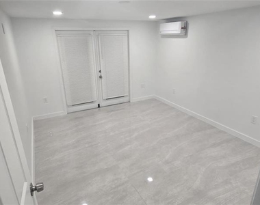 5310 Sw 23rd Terrace - Photo Thumbnail 7