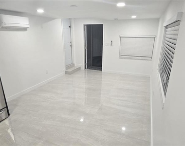 5310 Sw 23rd Terrace - Photo Thumbnail 8