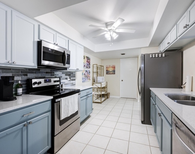 825 Egret Circle - Photo Thumbnail 4