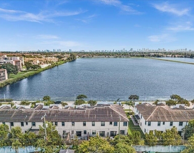 20538 Ne 2nd Court - Photo Thumbnail 2