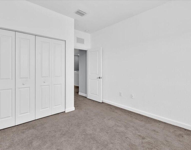 20538 Ne 2nd Court - Photo Thumbnail 25