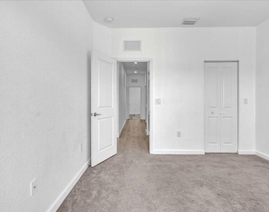 20538 Ne 2nd Court - Photo Thumbnail 23